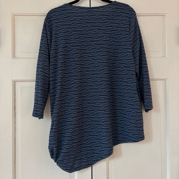 Chico’s Size 3 Spring Waves Textured Asymmetrical Hem Blue Tunic‎ Chicos Size XL - Picture 7 of 11